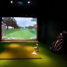 Eagle Club Indoor Golf photo